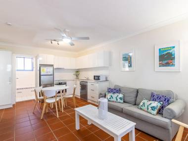 2 'Copacabana' 61 Sandy Point Road - cute unit with water views from the balcony