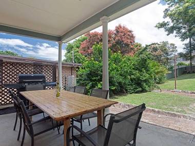 Cuddles Cottage 4 Christmas Bush Avenue - holiday house near Dutchies