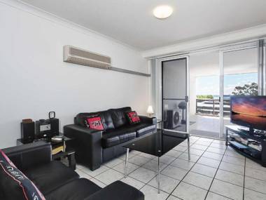 9 'Nelson Towers' 71a Victoria Parade - unit in the heart of Nelson Bay with water views