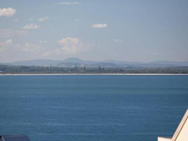 33 Gloucester St -huge holiday house in Nelson Bay with pool and stunning water views