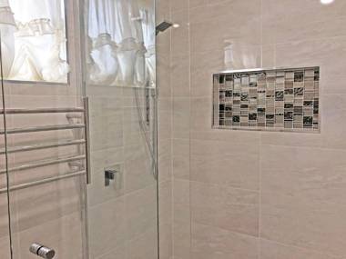 3 Tomaree Street - cute 4 bedroom house with aircon in the heart of town