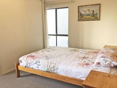 2 'Tradewinds' 110 Victoria Parade - fantastic unit with waterviews & close to the Marina