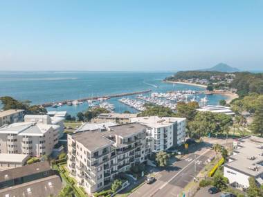 15 Dolphin Cove 2 - 6 Government Rd - Stunning Penthouse with views lift & Ducted Air Conditioning