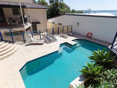 Kallaroo 3 Kallaroo Street- great house with views pool WIFI and aircon