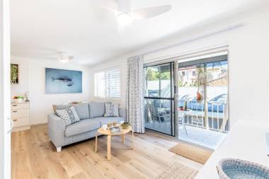 Beachtonic Shipmates 2 51 Christmas Bush Avenue