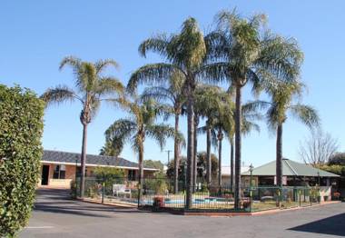 Town and Country Motor Inn
