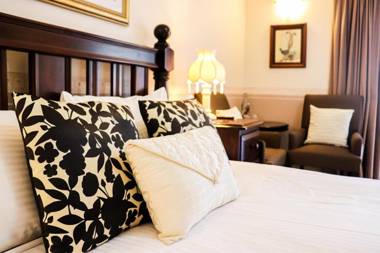 Plumes on the Green Boutique Bed & Breakfast