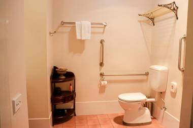 Plumes on the Green Boutique Bed & Breakfast