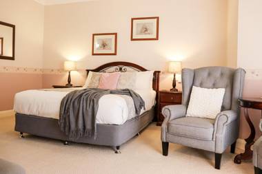 Plumes on the Green Boutique Bed & Breakfast