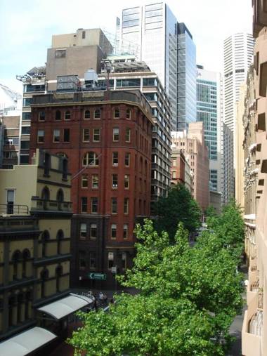 Metro Apartments on King