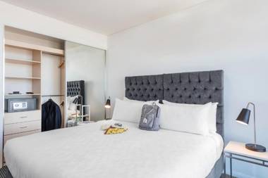 Meriton Suites Campbell Street Sydney