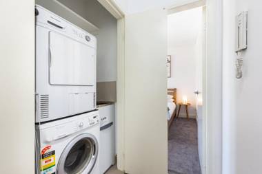 Leichhardt Self-Contained Modern One-Bedroom Apartment (9NOR)