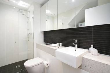 New York on Riley - Split-Level Executive 2BR Darlinghurst Apartment with a New York Feel