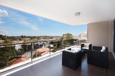 The Junction Palais - Modern and Spacious 2BR Bondi Junction Apartment Close to Everything