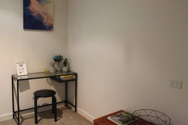 Exquisite Family Home +Parking Close to CBD