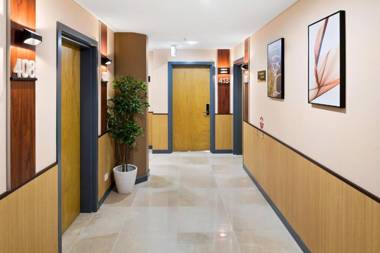 YEHS Hotel Sydney QVB