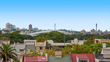 Apartment at Cooper St