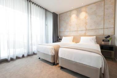 SKYE Suites Green Square