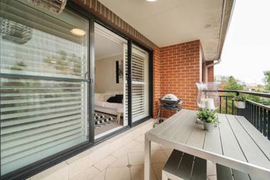 Walk to Coogee Beach Apartment Retreat