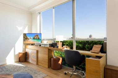 Bright and Modern Apartment in Amazing Location