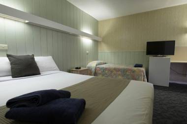 Pioneer Station Motor Inn