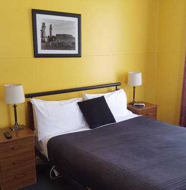 Stanley Hotel & Apartments