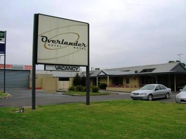 Overlander Hotel Motel