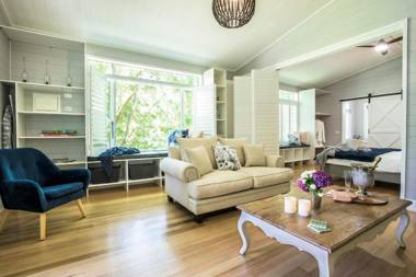 Franklin - An Escape to the Country