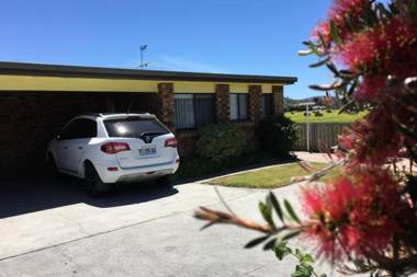 Kellraine Holiday Units