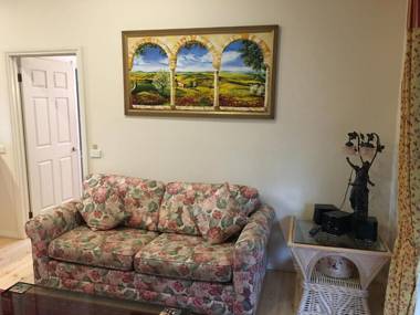 Weeroona Bed And Breakfast