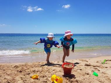 Beach Holiday Apartments Motel