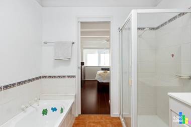 Rosebud Hideaway - Cute Cosy Beach House