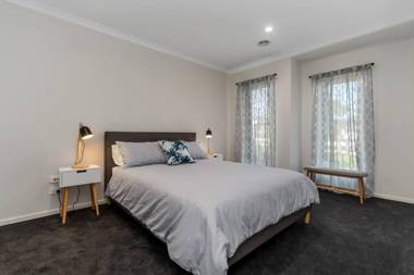 Brand New and Beautiful - Rosebud Holiday Home