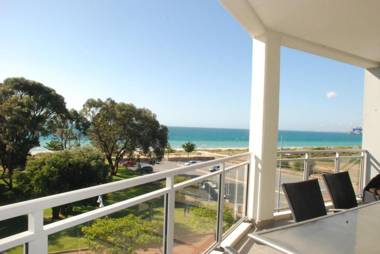 Spinnakers by Rockingham Apartments