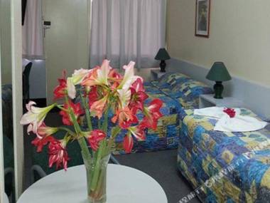 Golden Fountain Motel