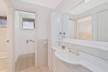 Aqualuna At Lighthouse Beach 8 Capalla Court