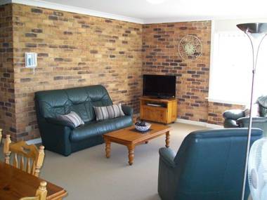 Mainsail 10 17 Owen Street