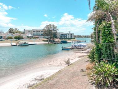 Studio Fran - Port Macquarie canals