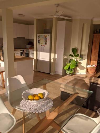 Phoenix Oasis Family and Pet Friendly Apartment with Pool