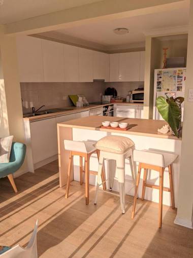 Phoenix Oasis Family and Pet Friendly Apartment with Pool