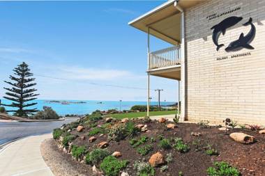 Dolphins Beachfront Apartment