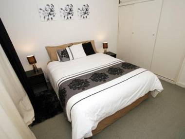 Malibu Apartments - Perth