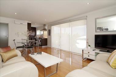 Applecross Riverside Apt