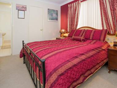 Ascot on Swan Bed & Breakfast