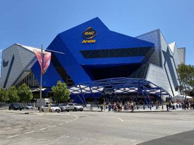 ARENA RESORT STYLE EXEC FREE NETFLIX WIFI WINE