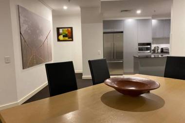 CITY VIEWS SO CENTRAL NETFLIX WINE PARKING WIFI