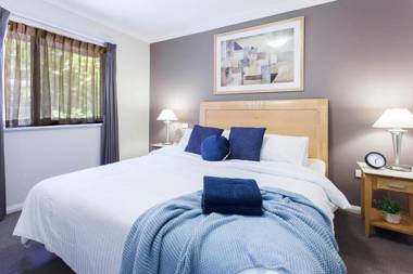 A Cozy 2BR Apt Top Location with FREE Parking