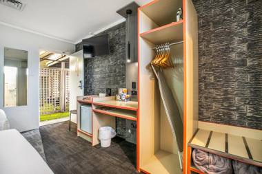 Nightcap at Jamison Hotel