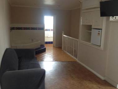 Coachman Hotel Motel