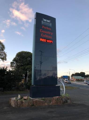 Parkes Country Cabins